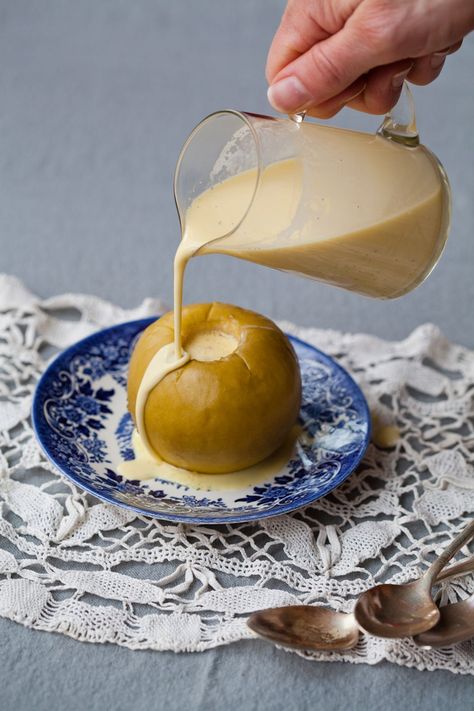 Baked apple with vanilla custard (Photo by Leela Cyd) Vanilla Bean Custard, Apple Custard, Custard Sauce, Apple Recipe, Baked Apple, Vanilla Custard, Scrumptious Desserts, Kim Sun, Fall Treats