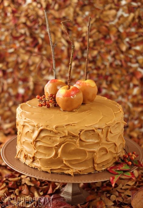 Caramel Apple #Cake with Salted Caramel Buttercream recipe - topped with beautiful #Caramel Apples! Winter Torte, Moist Apple Cake, Salted Caramel Buttercream, Caramel Apple Cake, Caramel Buttercream, Caramel Frosting, Apple Cake Recipes, Cake Tasting, Apple Cake