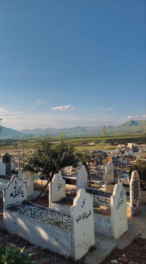 Qabristan Photography, Qabar Pic, Grave Pics, Muslim Grave Pics, Islamic Grave Photography, Beautiful Graveyard, Muslim Cemetery, Esoteric Wisdom, Android Wallpaper Art