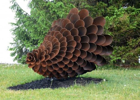 Plant Sculpture, Sculpture Outdoor, Metal Welding Art, Welding Art Projects, Sculpture Garden, Metal Garden Art, Metal Art Welded, Metal Art Sculpture, Garden Art Sculptures