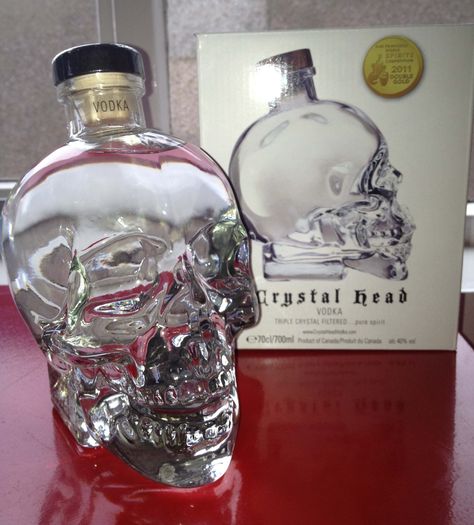 Crystal Head Vodka Pretty Alcohol Bottles, Cool Alcohol Bottles, Alchole Bottle, Crystal Head Vodka, Fun Drinks Alcohol, Pretty Alcoholic Drinks, Yummy Alcoholic Drinks, Alcohol Aesthetic, Alcohol Bottles