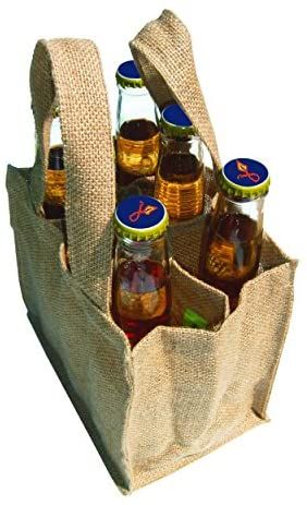 Beer Carrier Design, Jute Bags Design, Diy Old Jeans, Beer Carrier, Diy Beer, Belly Bag, Coffee Sacks, Beer Holders, Wine Gift Bag