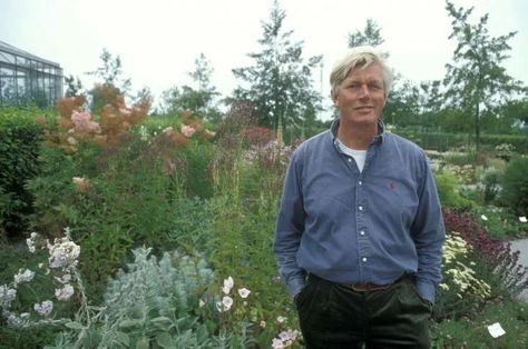 10 Garden Ideas to Steal from Superstar Dutch Designer Piet Oudolf - Gardenista Piet Oudolf, Prairie Garden, Meadow Garden, Cottage Garden Plants, Planting Plan, Dry Creek, Have Inspiration, Plant Combinations, Deco Floral