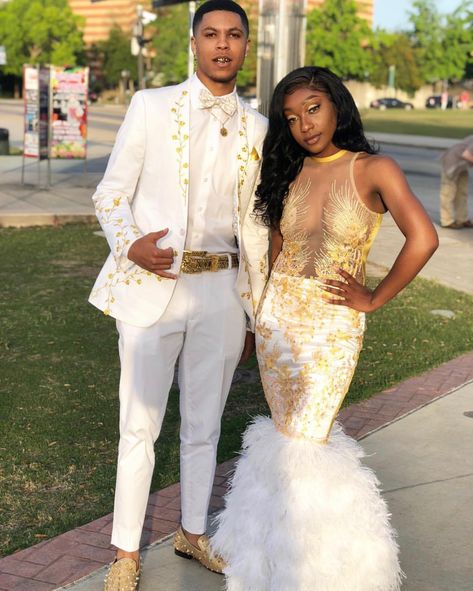 Gold And White Prom Couple, White Prom Couple, Gold Prom Couple, Gold Outfits, Prom Dates, Prom Goals, Da Brat, Prom Couples, White Prom