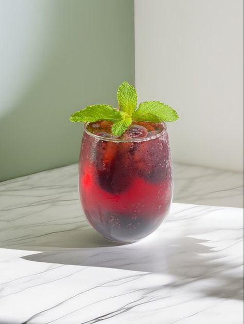 best summer drinks Vimto Drink Ramadan, Vimto Drink, Ramadan Drinks, Best Summer Drinks, Fun Summer Drinks, Fresh Mint Leaves, Carbonated Drinks, Ramadan Recipes, Smoothie Drinks