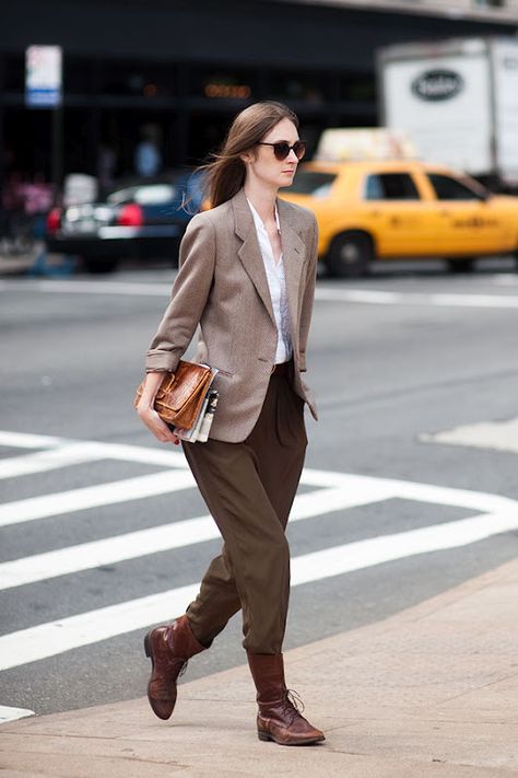 vanessa jackman Masculine Women Outfits, Masculine Women, Vanessa Jackman, Tomboy Chic, Stockholm Street Style, Milan Fashion Weeks, Women Outfits, Casual Blazer, 가을 패션