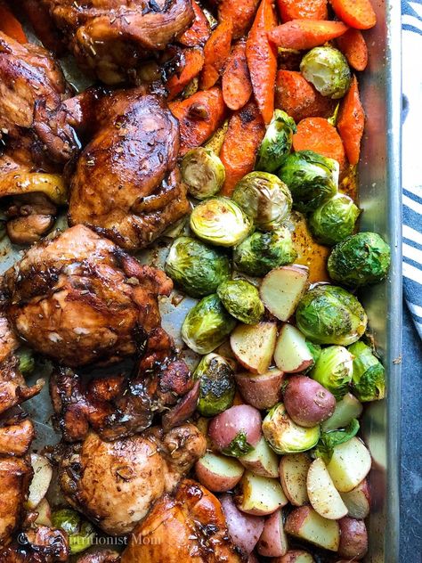 HONEY BALSAMIC CHICKEN THIGHS & VEGETABLES (SHEET PAN DINNER) - Nutritionist Mom Boneless Skinless Chicken Thigh Sheet Pan Recipes, Boneless Skinless Chicken Thigh Sheet Pan Dinner, Balsamic Chicken Thighs, Easy Sheet Pan Dinner, Honey Balsamic Chicken, Sheet Pan Dinners Chicken, Easy Sheet Pan Dinners, Colorful Food, Sheet Pan Dinners Recipes