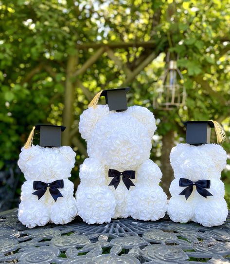 Flower Bear, Graduation Rose Bear, Graduation Gifts Creative Graduation Gifts, Graduation Teddy Bear, Rose Bears, Graduation Hats, Flower Bear, Luxury Flower Bouquets, Teddy Bears Valentines, Rose Bear, Creative Creations