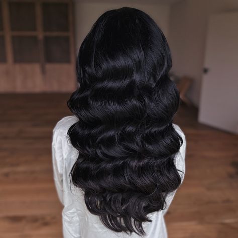 Comment your fave; 1, 2 or 3. 3 days, 3 different curls for beauty Anki 🫶🏼 Day 1 - Mermaid curls Day 2 - Soft glam waves 1/2 up Day 3 - Hollywood waves - full glam! . . . . . . . . . . . . . . . . . . . . Luxury Wedding, Luxury Bridal Hair, Luxury Bride, Destination Wedding, Destination Wedding Spain, Spain Wedding Stylist, Indian Wedding Marbella, Indian Wedding hair, Indian Wedding #marbellawedding #malagawedding #marbellaweddinghair #malagaweddinghair #marbellabridetobe #weddinginspain... Wedding Hair Indian, Bridal Hollywood Waves, Hair Indian Wedding, Soft Glam Waves, Hollywood Waves Wedding, Mermaid Hair Waves, Mermaid Curls, Indian Wedding Hair, Hair Luxury