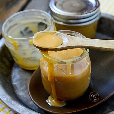 Mocha Sauce Recipe, Toasted White Chocolate Mocha, Dairy Free White Chocolate, Starbucks Flavors, Mocha Drink, Starbucks Caramel, White Chocolate Mocha, Homemade Caramel Sauce, Homemade Syrup