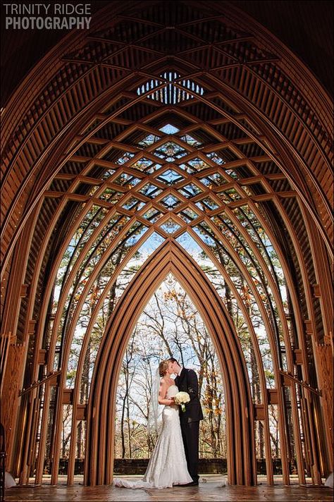 Mildred B. Cooper Memorial Chapel - Bella Vista Arkansas Wedding ... Bella Vista Arkansas, Arkansas Wedding Venues, Thorncrown Chapel, Glass Chapel, Arch Architecture, Church Pictures, Arkansas Wedding, Wedding Church, Church Architecture