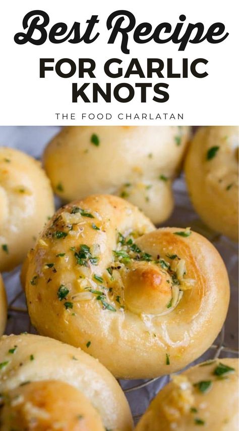 These soft and chewy Garlic Knots are bursting with garlicky, buttery flavor, making them the perfect rolls for your Thanksgiving or Easter table. Perfect for a dinner roll, they're so delicious that one is never enough, and they might just become a meal on their own! Quick Garlic Rolls, Garlic Rolls Homemade, Quick Garlic Knots, Garlic Bread Knots, Garlic Rolls Recipe, Easy Dinner Desserts, Broccoli Side Dish, Bread Biscuits, Garlic Knots Recipe