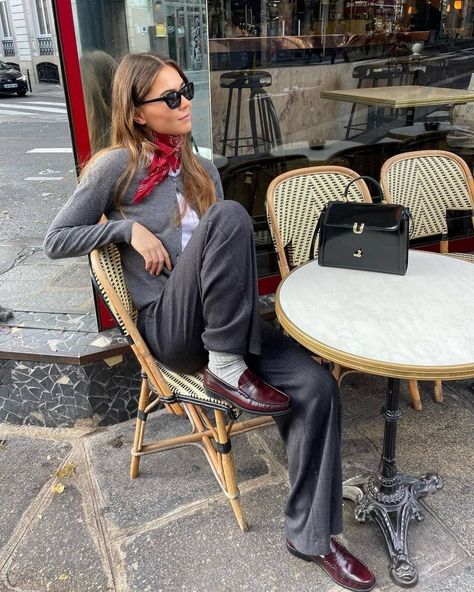 Burgundy Loafers Outfit, Madrid Outfits, Smart Casual Women Outfits, Ny Outfits, Smart Casual Women, Winter Lookbook, Paris Outfits, November 23, Casual Chic Style