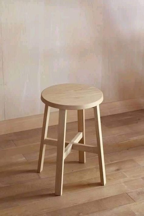 Cafe Chairs And Tables, Minimalist Wood Furniture, Diy Stool, Kursi Bar, Vintage Stool, Wooden Stool, Furniture Trends, Stool Design, Furniture Side Tables