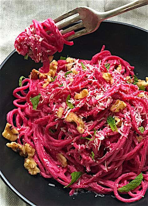 Good Dinners, Beet Sauce, Cooked Beets, Creamy Cauliflower Sauce, Beet Pasta, Chicken Paillard, Cauliflower Sauce, Pasta Easy, Park Ideas