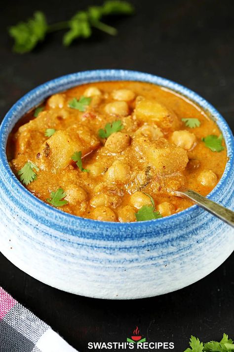 Aloo Chana (Kurma Style Chickpea Potato Curry) - Swasthi's Recipes Capsicum Curry Recipe, Chickpea Potato Curry, Aloo Chana, Veg Kurma Recipe, Mushroom Masala Recipe, Indian Vegetable Curry, Chickpea Potato, Bhindi Masala Recipe, Chickpea And Potato Curry