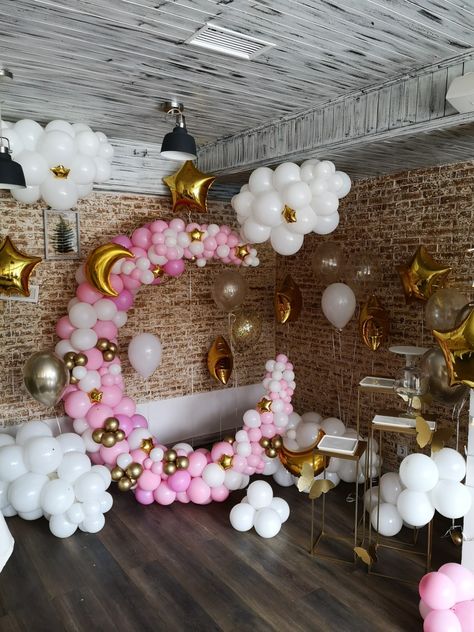 Crescent Moon Balloon Arch, Moon Shaped Balloon Arch, Airplane Birthday Party Decorations, Eid Balloons, Moon Baby Shower Theme, Sailor Moon Birthday, Moon Stars Baby Shower, Star Baby Shower Theme, Decoration Buffet