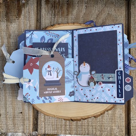 Folio Inspiration, Scrape Booking, Mini Scrapbooks, Christmas Mini Albums, Lori Whitlock, Flip Books, Mini Albums Scrap, Mini Album Tutorial, Scrapbook Book