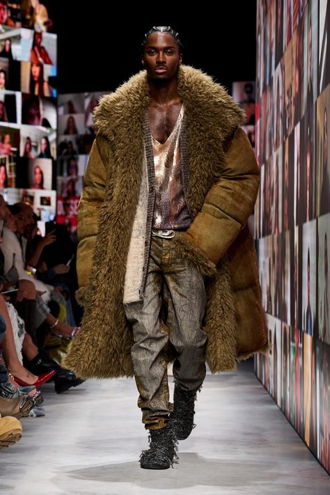 Diesel FW24 Diesel Fashion, 2024 Runway, Dope Outfits For Guys, Fall Winter 2024, Milan Design Week, Mens Designer Fashion, Runway Show, Animal Fashion, Winter 2024