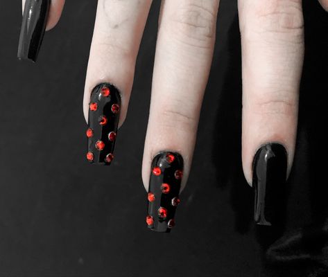 strass nail Black Nails Red Rhinestones, Nails Red Rhinestones, Y2k Nails, Nails Red, Black Nails, Random Pics, My Eyes, Nail Inspo, Sonic