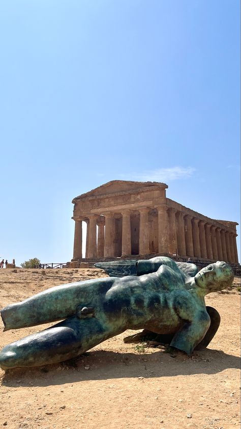 #vallei #temple #history #greek #sicily #agrigento  #beautiful #art #artwork #summer #sunny #south #italy #italytravelinspiration #italytrip Palermo Italy Aesthetic, Sicily Italy Aesthetic, Agrigento Sicily, South Italy, Taormina Sicily, Palermo Italy, Foto Fake, Palermo Sicily, Italy Aesthetic