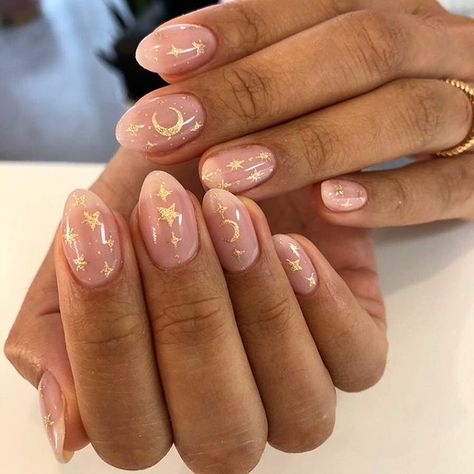 Nails Moon, Short Oval Nails, Accent Nail Designs, Star Nail Designs, Natural Nail Art, Manikur Kuku, Star Nail Art, Moon Nails, French Tip Acrylic Nails