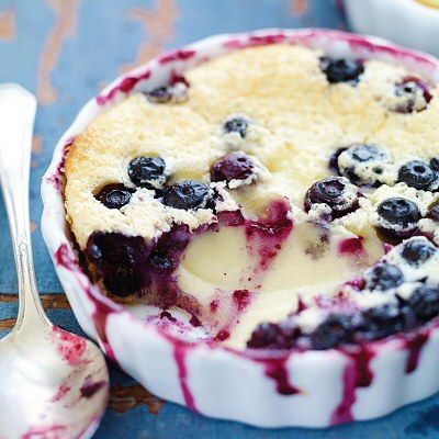 Blueberry Clafoutis Recipes, Blueberry Clafoutis, Desserts Nutella, Clafoutis Recipe, Clafoutis Recipes, Smores Dessert, Warm Desserts, Blueberry Desserts, Blueberry Recipes