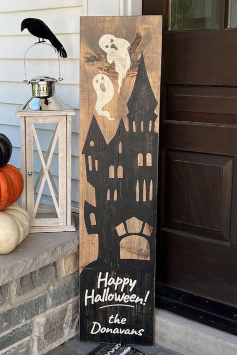 Happy Halloween Signs Diy, Diy Painted Halloween Signs, Diy Halloween Welcome Sign, Halloween Boards Signs Diy, Diy Halloween Signs Wood Outdoor, Halloween Porch Boards, Diy Halloween Porch Sign, Halloween Wood Signs Diy, Board And Brush Signs Ideas