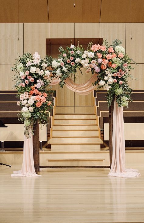 Entrance Floral Decor, Dekor Gereja Wedding, Pintu Gerbang Kahwin, Simple Arch Decoration Wedding, Entrance Arch Wedding, Floral Entrance Decor, Event Entrance Design, Engagement Theme, Wedding Gate