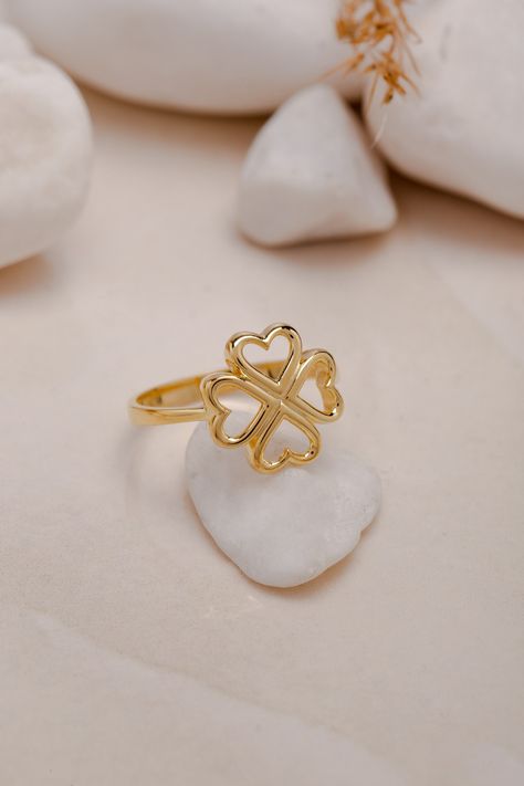 ❤️🔥14K Gold Clover Ring, Unique Four Leaf Charm Ring, Artisan-Made Lucky Symbol Jewelry, Clover Leaf Ring, 925 Silver Ring for Good Fortune❤️🔥 ⭐️ Do you want an unforgettable gold gift for your grandchildren, nephews, girlfriend, spouse or people you care about? Then just choose the our necklace and ring that they will love, and we will design on the gift box in the best way for you and turn your necklace or ring into an eternal memory! Unforgettable Memories 🎁 Special Design Gift Boxes 🎄 Hi Lucky Ring, Symbol Jewelry, Minimalist Necklace Gold, Clover Ring, Lucky Symbols, Clover Jewelry, Charm Ring, Zierlicher Ring, Gold Statement Ring