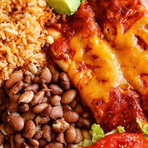 New Mexico Recipes, Red Chile Enchiladas, Red Chile Beef, Green Chile Beef, New Mexico Red Chile, Recipes Enchiladas, Hatch Chili Recipes, Mexico Recipes, Green Chili Chicken Enchiladas