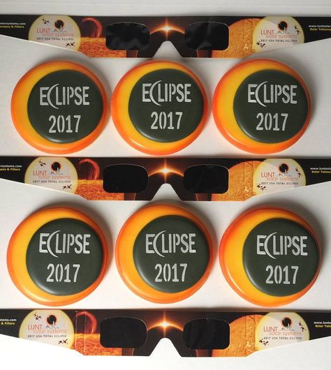 Eclipse Party Desserts, Eclipse Sugar Cookies, Eclipse Cookie Cake, Eclipse Cookies Decorated, Solar Eclipse Royal Icing Cookies, Eclipse Cake Ideas, Eclipse Cupcakes, Solar Eclipse Decorated Cookies, Solar Eclipse Sugar Cookies