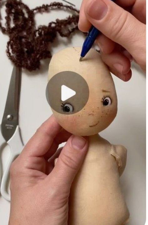 Free Fabric Doll Patterns, Dolls Hair How To Make, Ragdoll Hair, Rag Doll Hair Tutorial, How To Make Doll Hair, Doll Hair Ideas, Doll Hair Tutorial, Sew A Doll, Handmade Dolls Tutorial