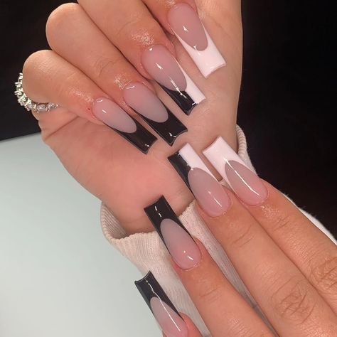 Black And White Nail, Diy Acrylic Nails, Edgy Nails, Simple Acrylic Nails, Long Acrylic Nails Coffin, Long Square Acrylic Nails, White Nail, Bling Acrylic Nails, Acrylic Nails Coffin Short