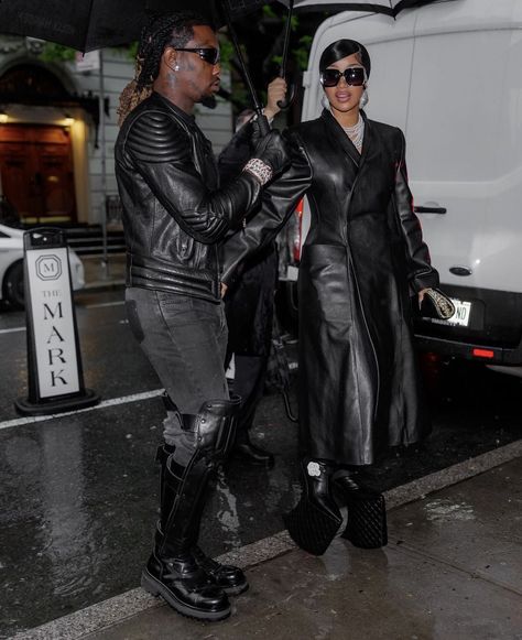 Offset Aesthetic, Cardi B Offset, Couple Matching Tattoo, Romantic Couple Photography, All Black Everything, Celebrity Makeup, Style And Grace, Cardi B, Matching Couples