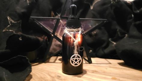 How to Make Pentagram Oil: Step-by-Step Guide Pentagram Oil Recipe, Water Spells, Energy Symbols, Types Of Magic, Witchcraft For Beginners, Witchy Crafts, Herbal Magic, Lunar Cycle, Crystal Magic