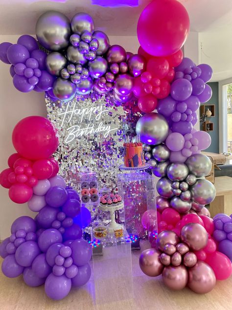 Pink Purple Silver Balloon Garland, Purple Pink And Silver Birthday Party, Pink Purple Silver Party, Glam Party Ideas For Women, 19th Birthday Decoration Ideas At Home, Silver Shimmer Wall With Balloons, Pink And Purple Disco Party, Bratz Balloon Garland, Purple Birthday Ideas For Women