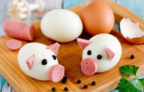 Creative Food Design Ideas Inspired by the Year of the Pig, Cute Edible Decorations Creative Food Design, Food Design Ideas, Food Decoration Ideas, Kids Food Crafts, Pig Cute, Kreative Snacks, Fruit Creations, Edible Decorations, Decorações Com Comidas