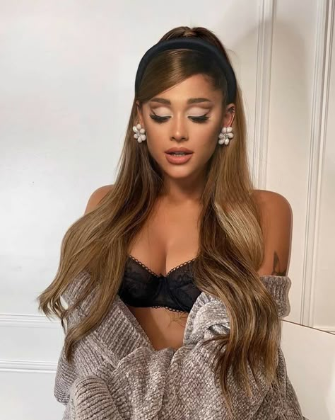 Ariana Grande Adriana Grande, Ariana Grande Hair, Ariana Grande Images, Ariana Grande Album, Ariana Grande Fans, Ariana Grande Outfits, Ariana Grande Cute, Ariana Grande Style, Ariana Grande Photoshoot