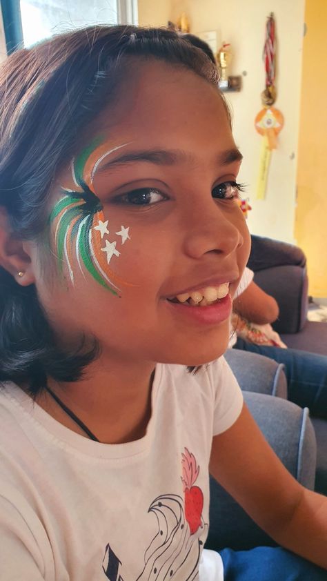 Face Painting Independence Day India, Republic Day Face Painting, Independence Day Face Painting, Patriotic Makeup Eye, Childcare Crafts, Tiranga Flag, Patriotic Makeup, Festival Face Paint, Black Makeup Artist