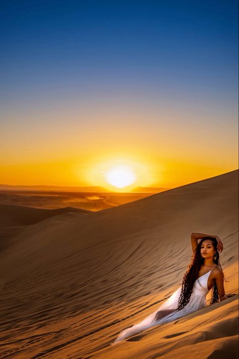 Sunset photoshoot in the desert Photoshoot Ideas Desert, Sand Dune Photoshoot, Dune Photoshoot, Desert Fashion Photography, Dubai Picture Ideas, Photoshoot Desert, Dunes Photoshoot, Desert Photoshoot Ideas, Sand Dunes Photoshoot