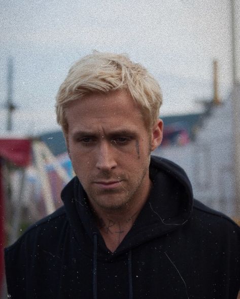 Image may contain: one or more people, closeup and outdoor Ryan Gosling Hair, Luke Glanton, Ryan Gosling Drive, Ryan Gosling Movies, The Place Beyond The Pines, Place Beyond The Pines, Ryan Gosling Style, Beyond The Pines, Anime Tv