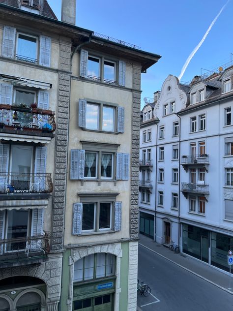 cute apartments in switzerland :) the window sill view from where we were staying was so beautiful and breezyyy . . . . . . . . . . . . . . . . . . . european aesthetic european summer european fashion swiss alps vacation travel Apartment In Switzerland, Switzerland Apartment Aesthetic, European Apartment Aesthetic, Swiss Alps Aesthetic, Switzerland Apartment, Swiss Apartment, Cute Apartments, Summer European Fashion, Big Swiss