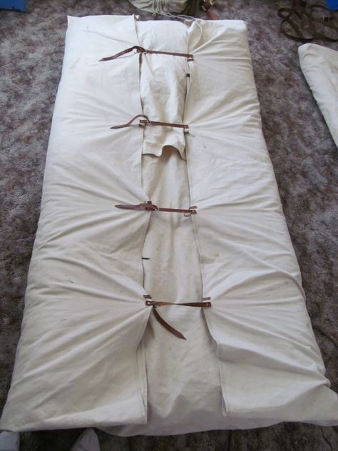 Diy Bedroll, Cowboy Bedroll, Viking Bed, Bed Roll, Viking House, Bicycle Camping, How To Roll, Camping Shelters, Wall Tent