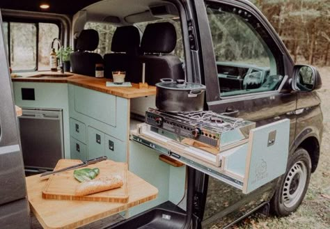 Microloft - van-schmiede.de T25 Interior, T4 Camper Interior Ideas, Ford Transit Custom Camper, Vw Kampeerwagens, Hiace Camper, Vw T4 Camper, Kangoo Camper, T4 Camper, Kombi Motorhome