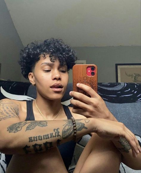 Masc Lesbian Haircut Curly, Lesbian Short Hair, Black Studs Lesbians, Stud Hairstyles, Masc Girls, Masc Girl, Lesbian Haircut, Stud Lesbians, Boyish Girl