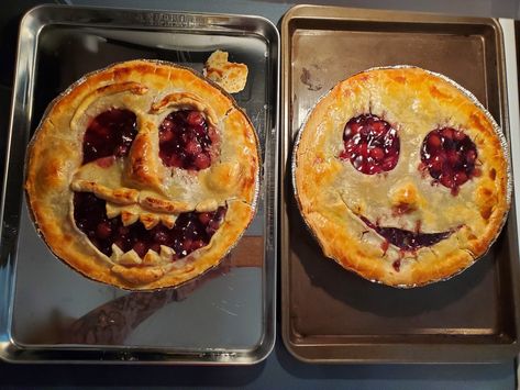 Chocolate cherry monster face pie. Halloween Cherry Pie, Face Pie, Scary Monster, Scary Face, Halloween Food Treats, Monster Face, Scary Monsters, Halloween Food, Chocolate Cherry