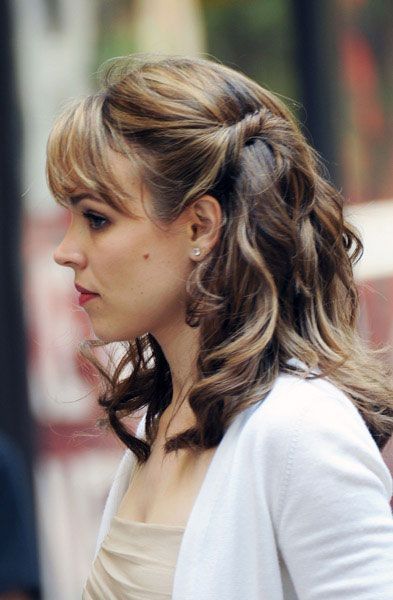 Half Updo for Mid-length Hair Rachel Mcadams Hair, Wedding Hairstyles Medium Length, Up Dos For Medium Hair, Half Updo, Rachel Mcadams, Casual Hairstyles, Mid Length Hair, Half Up Hair, Twist Hairstyles