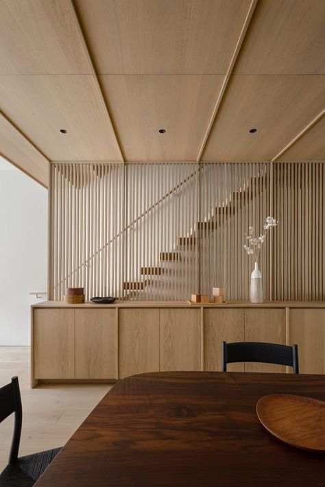 Wooden Panelling, Japanese Interiors, New Staircase, Japandi Interior, Oak Panels, Wooden Staircases, Hus Inspiration, Decoration Inspiration, Staircase Design