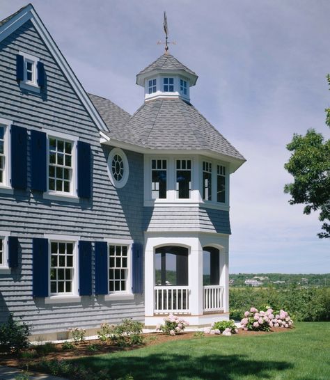 Light grey siding blue shutters Landscaping Porch, Windows Flowers, Cape Cod Exterior, Cape Cod House Exterior, Blue Siding, White Shutters, Louvered Shutters, Garden Grass, Cape Cod Style House